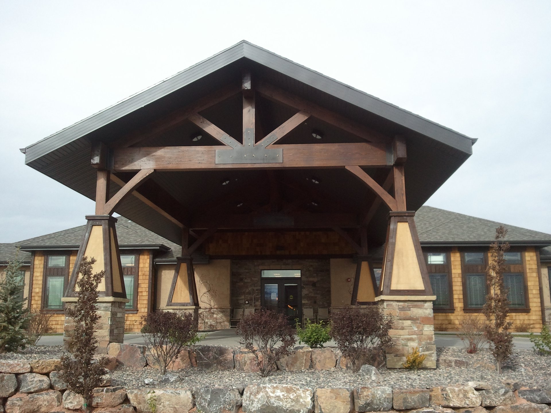 Large timber entry truss built for a commercial clubhouse